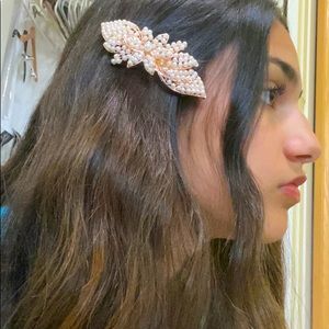 pearl hair clip